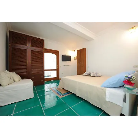 Lady Laura House Hotel *