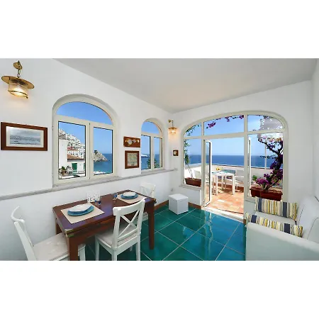 Lady Laura House Готель