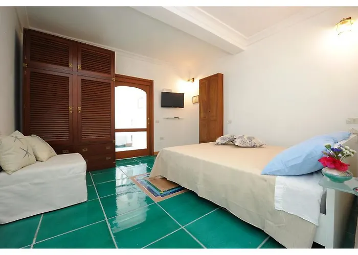 Lady Laura House Otel *